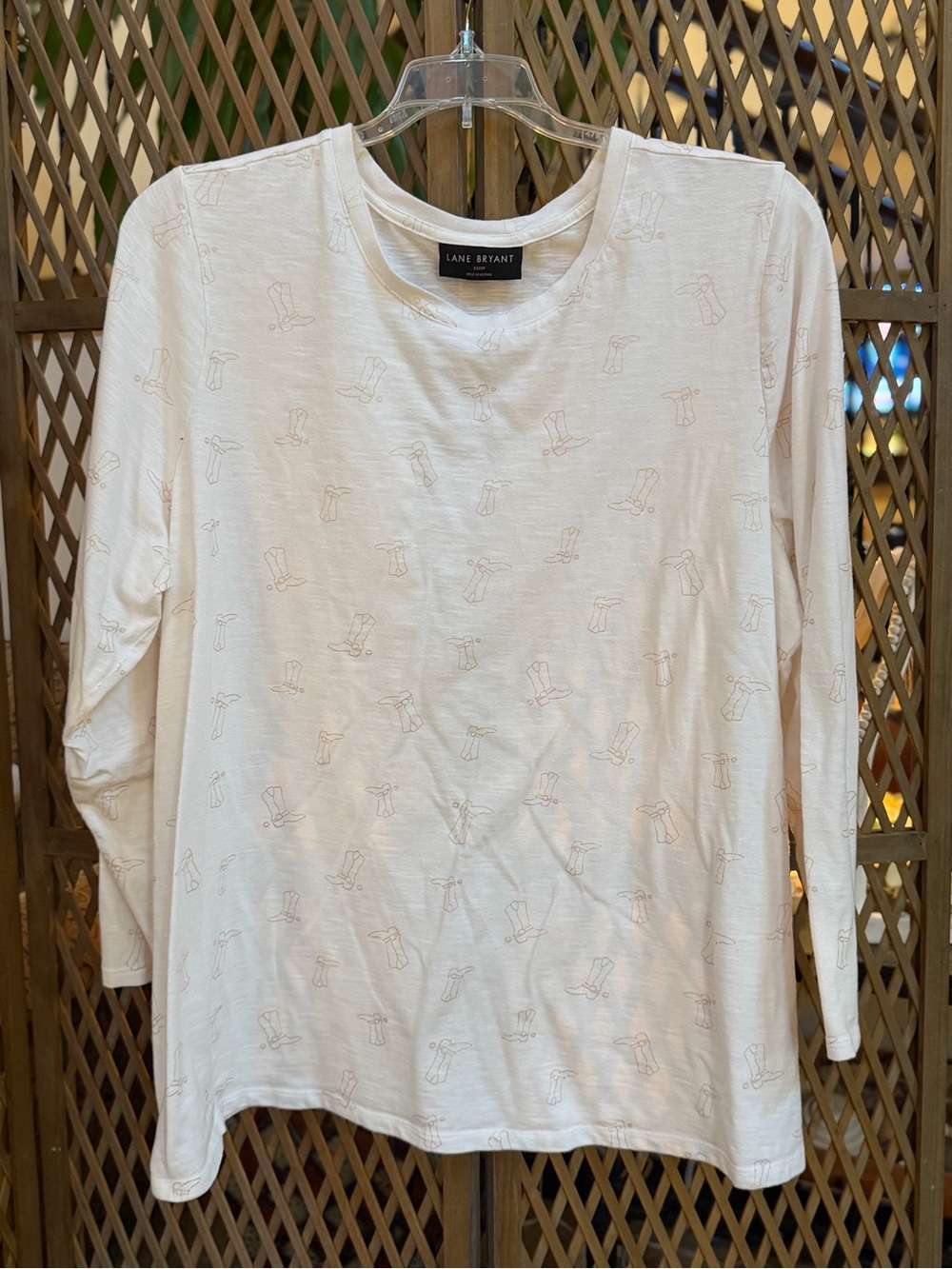 👢Lane Bryant Cream Tee with subtle metallic gold foil Tiny Cowboy Boot Print